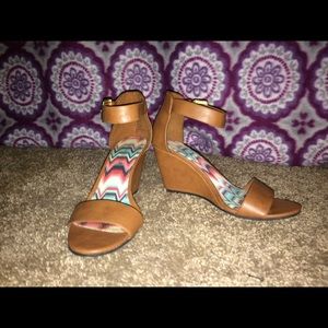 Brown wedges